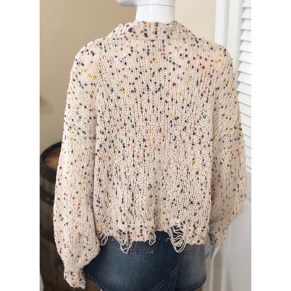 Knitted sweater with distressed Hem details - Picture 6 of 8